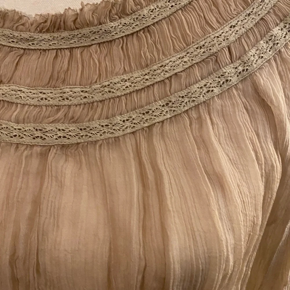Kimchi Blue Cream Pleated Blouse - Picture 2 of 4